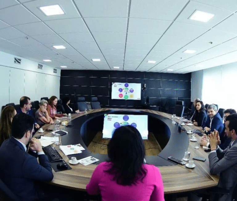 Reunião de Empresários - Direito Empresarial Reunião de Empresários - Direito Empresarial